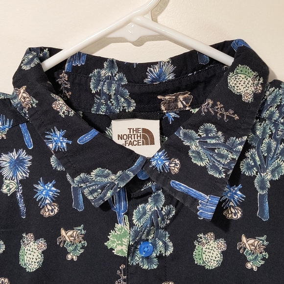 The North Face Men's Large Black Button Down Shirt - Picture 9 of 12